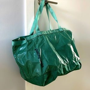 Patagonia black hole bag